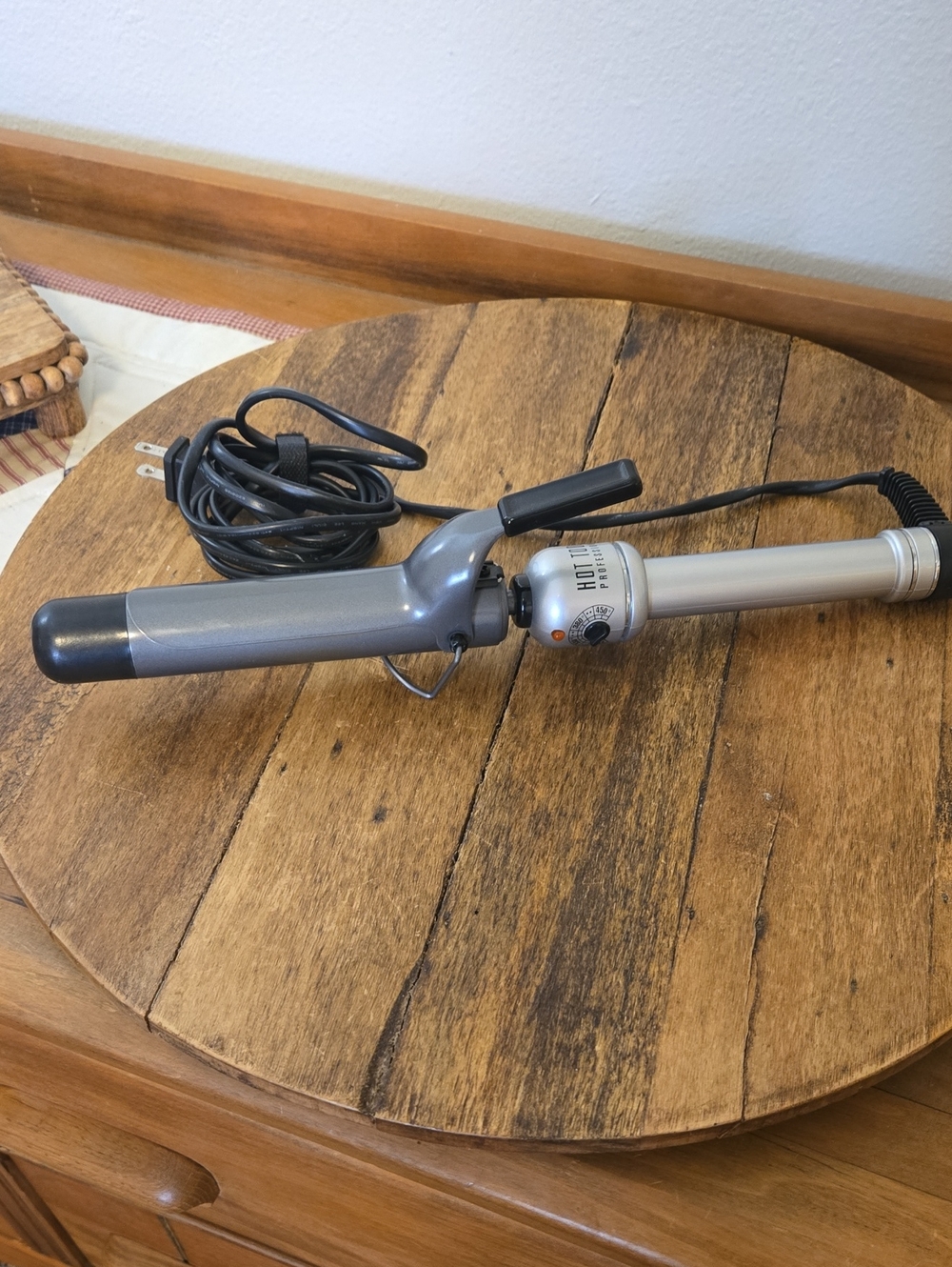 Hot Tools Curling Iron - Professional Styling Tool